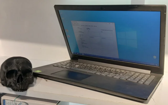 لپتاپ لنوو IdeaPad 330 i7 نسل 8 8GB 256GB 2GB
